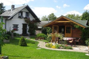 Outdoor dining - Holiday home with 2 bedrooms (Muldenhammer\/OT Hammerbrücke)