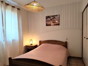 Unclassified image, 4 of 29, button - Vrbo Property (Le Barcarès)