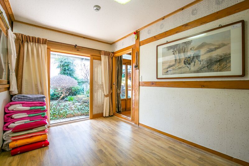 Family Room | Free WiFi