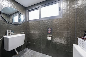 Kamar Keluarga, pemandangan kebun | Kamar mandi