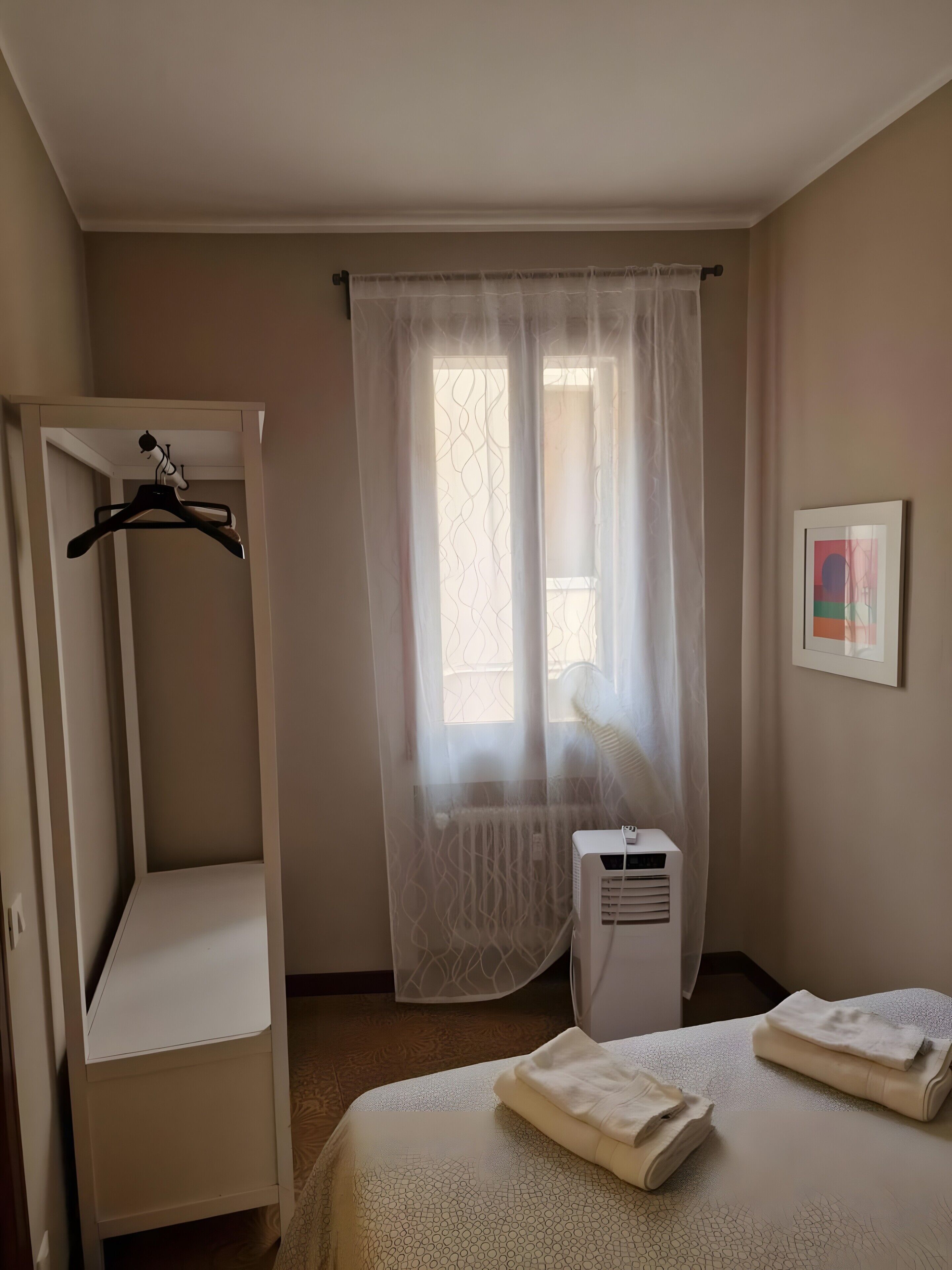 Strykjärn/strykbräda, wi-fi och sängkläder