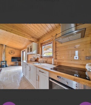 Unclassified image, 5 of 9, button - Self contained log cabin with lots of greenery (Shinfield)