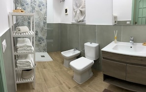 Bathroom - Vrbo Property (Cassibile)