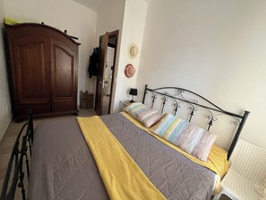 Room - Vrbo Property (Torre Specchia Ruggeri)
