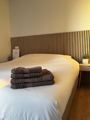 Room - Vrbo Property (Aagtekerke)