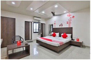 Room - Hotel Daksh (Talala)