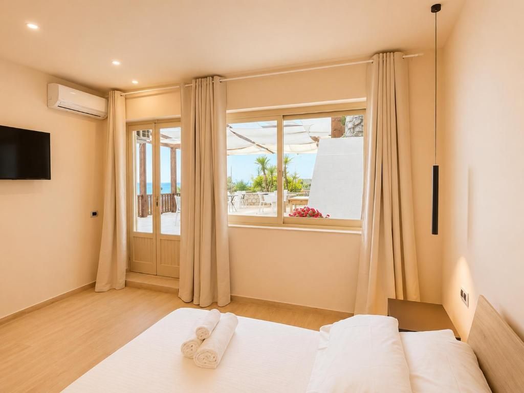 Executive Double Room, Sea View | WiFi (free)