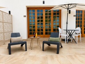 Outdoor dining - Villa Crif (ASPRA)