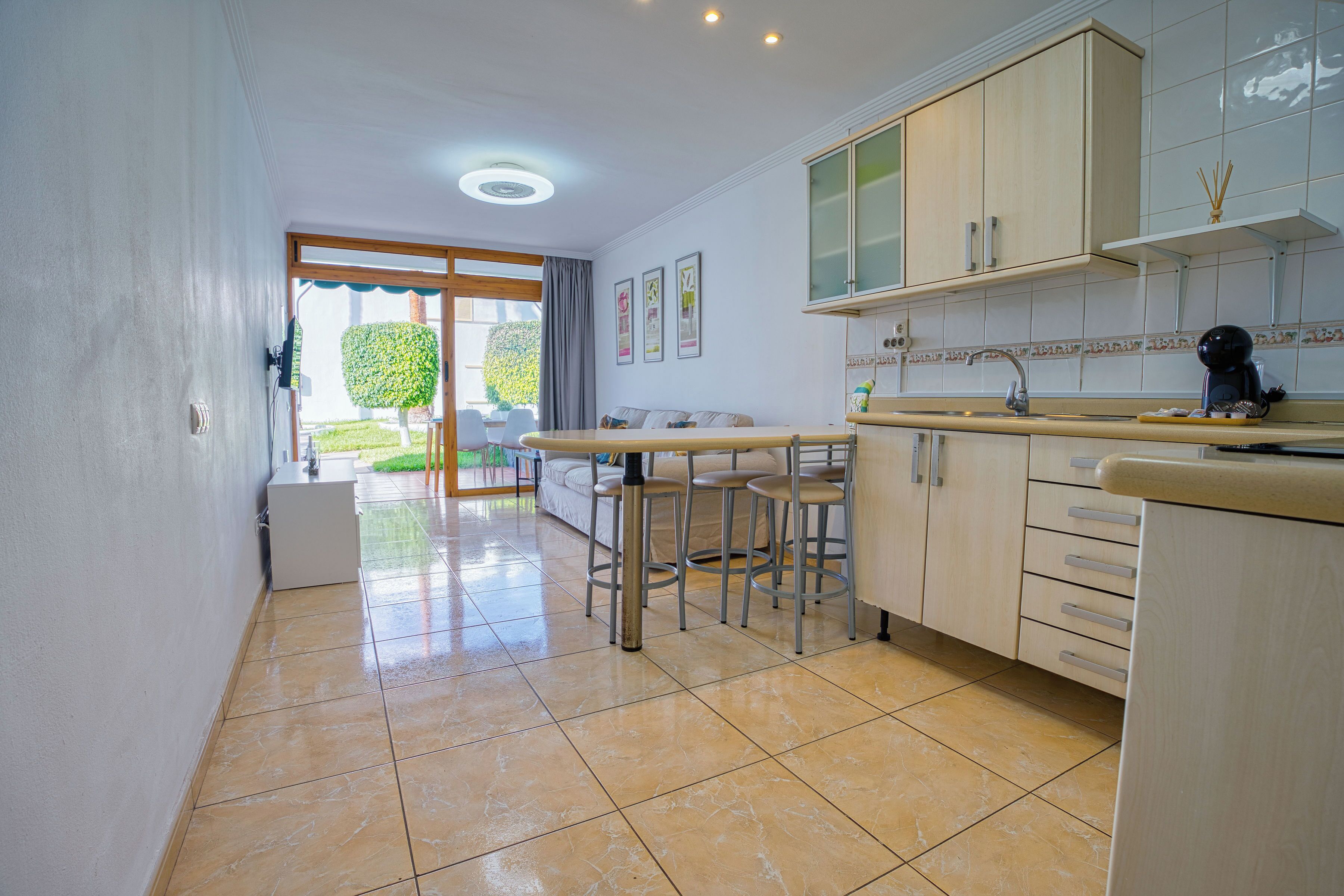 Bungalow Supérieur, vue jardin | Cuisine privée | Réfrigérateur, micro-ondes, plaque de cuisson