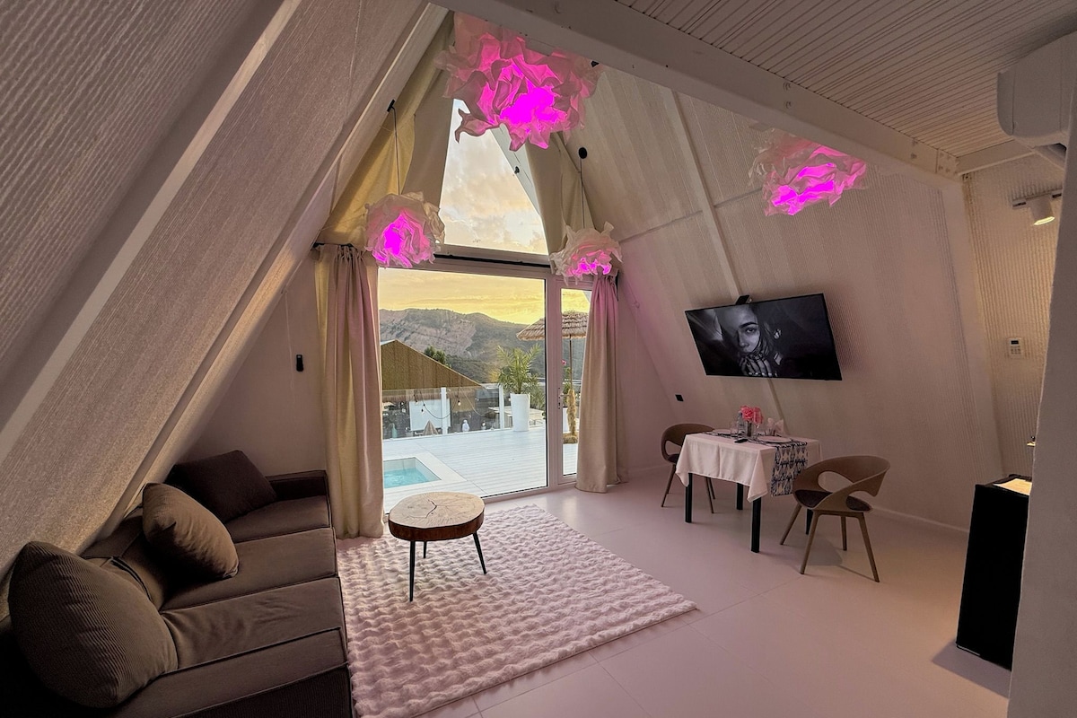 Deluxe Chalet, Mountain View | Ruang tamu