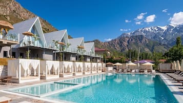 Seasonal outdoor pool