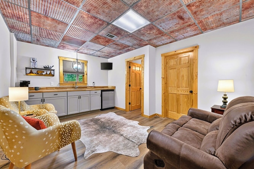 Pet-friendly, Private Cabin With A Hot Tub, Firepit And Game Room! - Ellijay, GA