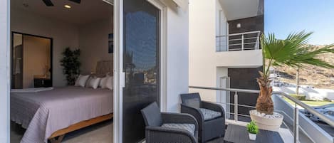 Condo, 2 habitaciones, con acceso para personas discapacitadas, balcón | Balcón