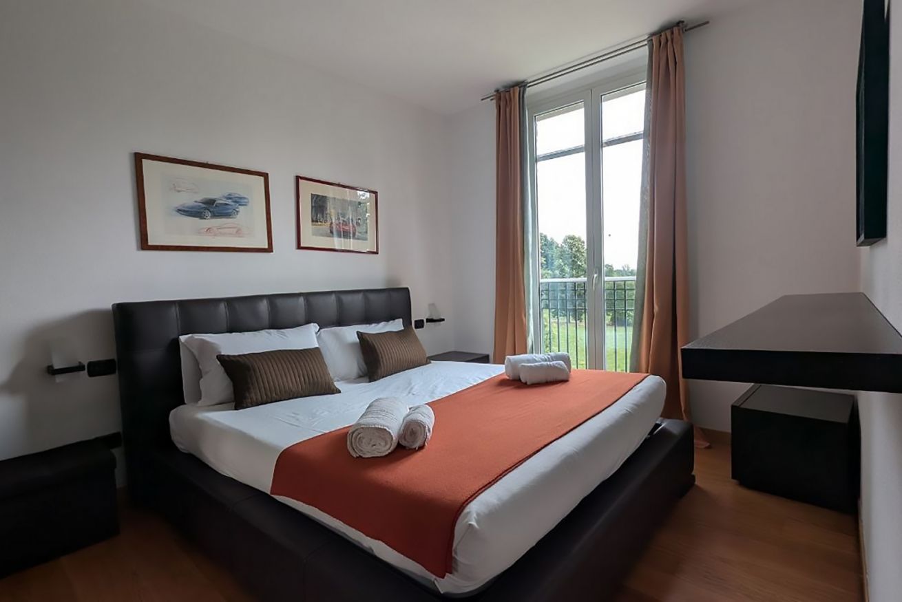 2 bedrooms, iron/ironing board