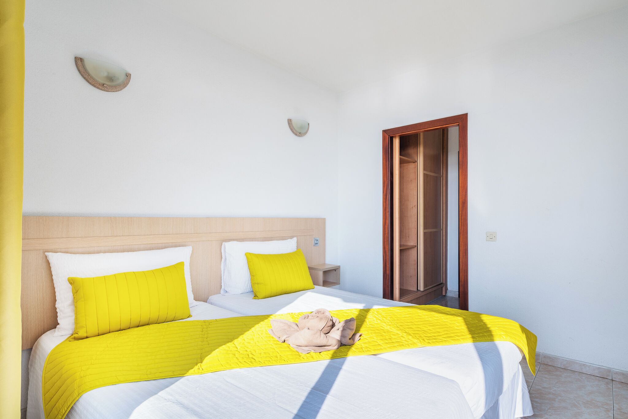 Apartamento clásico, balcón, vistas a la piscina