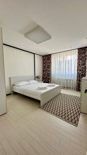 2-room apartment in HIGHVILLE Park. Botanical Garden and the light rail system