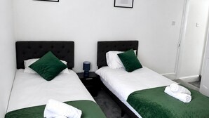 3 habitaciones, tabla de planchar con plancha y wifi gratis 