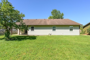 Exterior - Roadmap Lodging: Franciscan Health Stay, 3BR Monthly, Pet OK (Indianapolis)