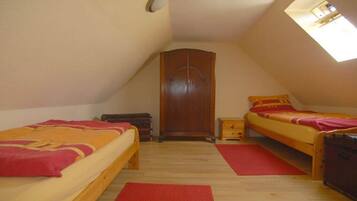 Iron/ironing board, free WiFi, bed sheets