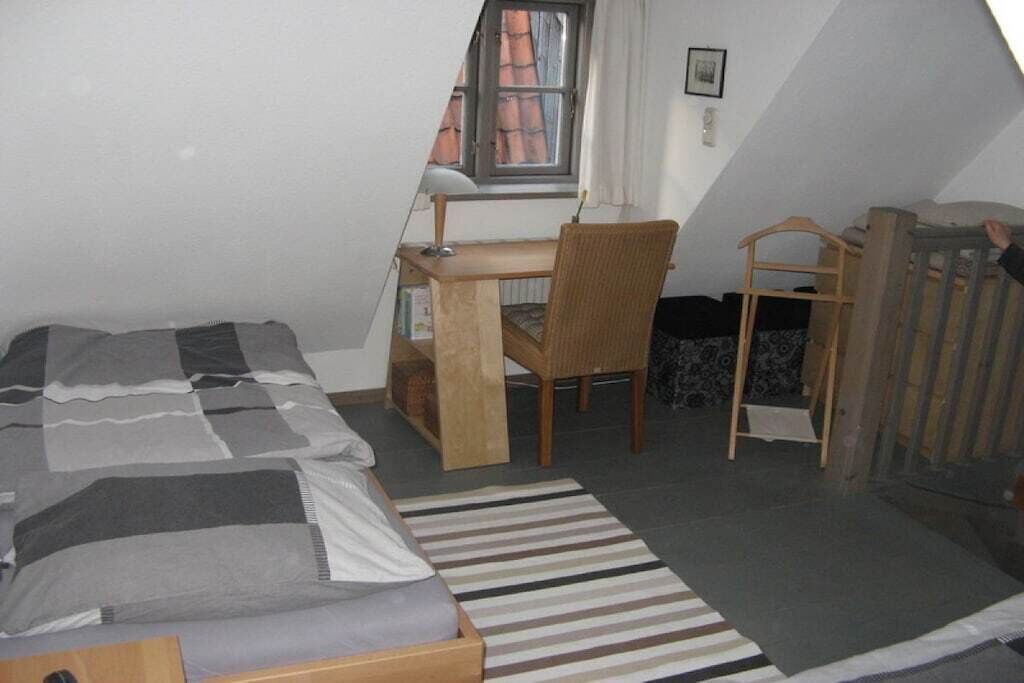 WiFi (free), bed sheets