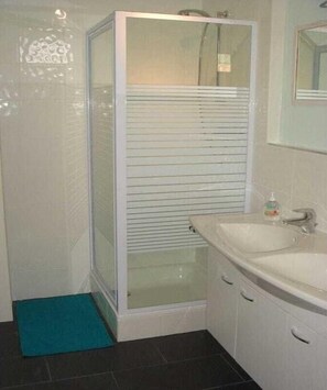 Bathroom - Holiday apartment with 3 bedrooms (Bergen)