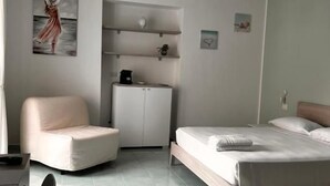 Phòng 4 cơ bản, ban công, quang cảnh thành phố