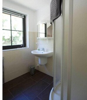 Bathroom - Holiday apartment with 2 bedrooms (Wittenbeck OT Klein Bollhagen)