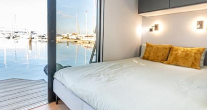 The Homeboat Company VI - PDN