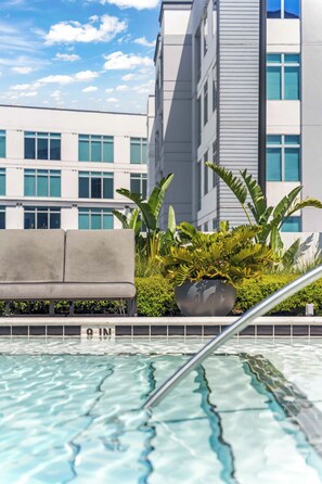 Pool - The Floyd - Luxury 2BR w/ Rooftop Pool, Gym, Balcony (Orlando)