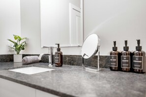 Bathroom - The Floyd - Luxury 2BR w/ Rooftop Pool, Gym, Balcony (Orlando)