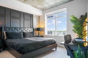 Room - The Floyd - Luxury 2BR w/ Rooftop Pool, Gym, Balcony (Orlando)
