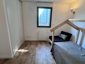 Room - Vrbo Property (Évian-les-Bains)