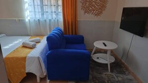 Iron/ironing board, WiFi - Studio airbnb mirema drive (Nairobi)