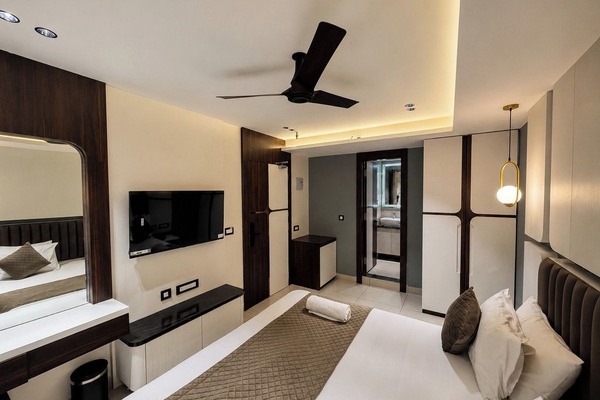 Club Room, Balcony, Valley View | In-room safe, desk, laptop workspace, iron/ironing board (on request)