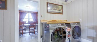 1 Mi to Dtwn Conway! Home w/ Fenced Yard & Patios