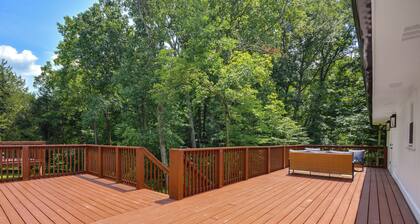 Office, Deck, Yard: Thomasville Gem on Golf Course