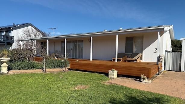 Exterior - 7 Second Street - Close to beach, Off peak special available! (Wool Bay)