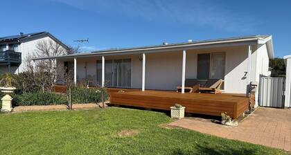 7 Second Street - Close to beach, Off peak special available!