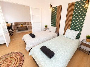 Room - Vrbo Property (Montrouge)