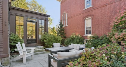 The Loft - private suite in historic home