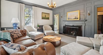 Experience the History of Portland - Two Room Suite w/Private Bath