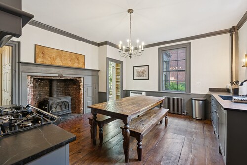 Experience the History of Portland - The Hope Island Room