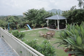 Quang cảnh vườn