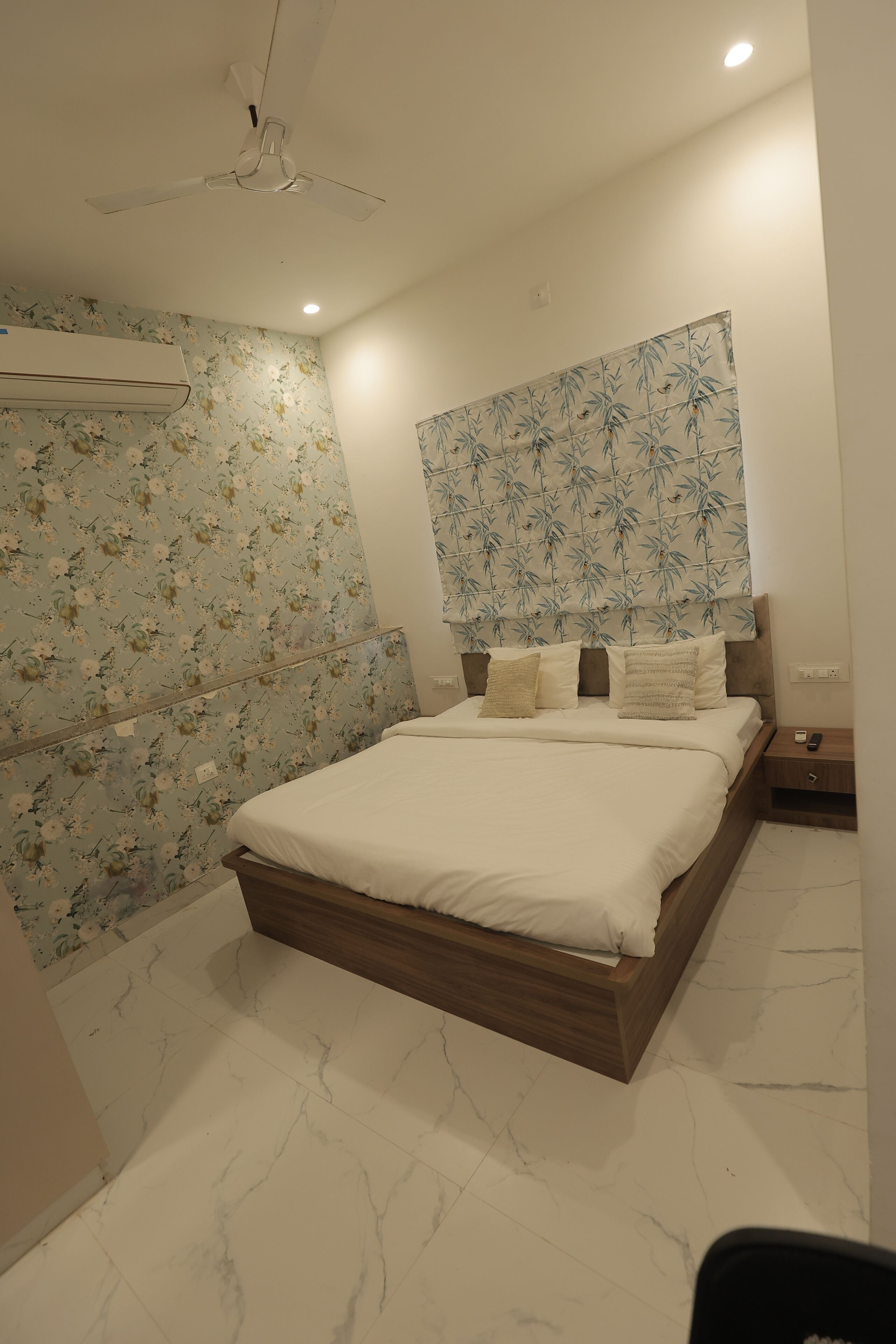 Deluxe Apartment, Courtyard View | Desk, laptop workspace, WiFi (free)