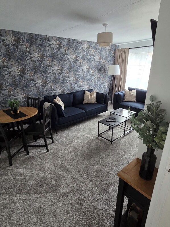 Unclassified image, 1 of 11, button - The Combermere - Modern 2-Bed Apartment located in Shrewsbury. (Shrewsbury)