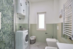 Apartment (1 Bedroom) | Bathroom - Casa Maggie (Albenga)