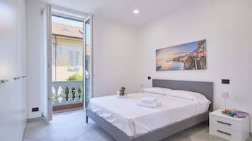 Apartment (1 Bedroom) | 1 bedroom, iron/ironing board, cribs (surcharge), bed sheets