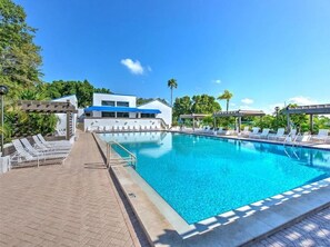 Pool - 2 bedroom 2 bath Luxury Bayfront condo on Longboat Key (Longboat Key)