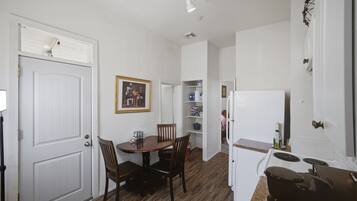 Cottage, 2 Bedrooms | Private kitchen