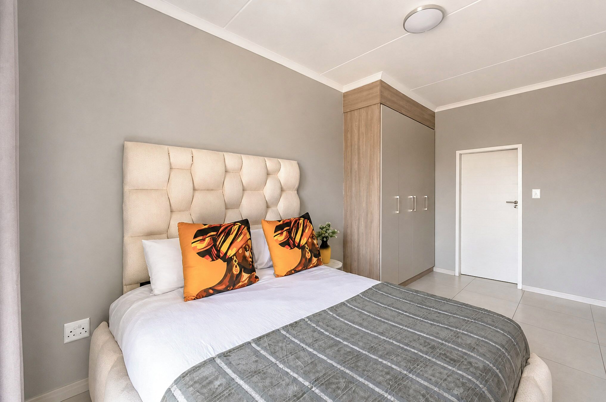 2 habitaciones, tabla de planchar con plancha y wifi gratis 